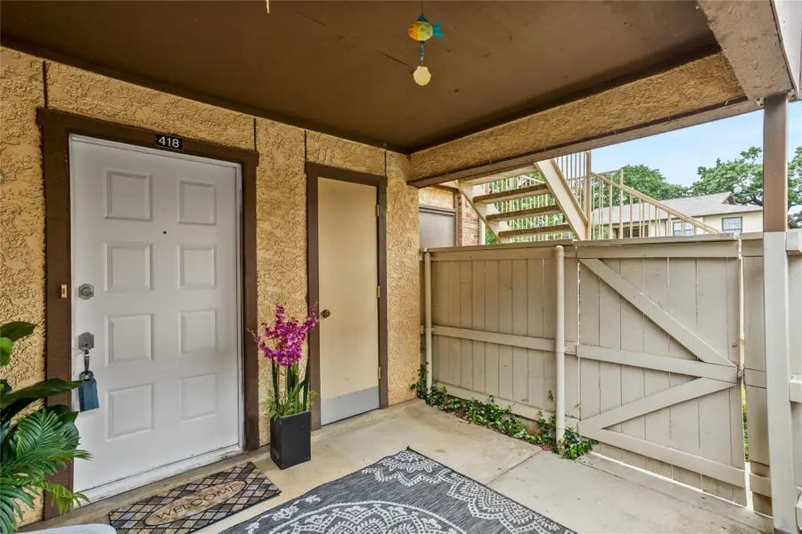 418 Matthews Drive, Arlington, TX 76012 - #2