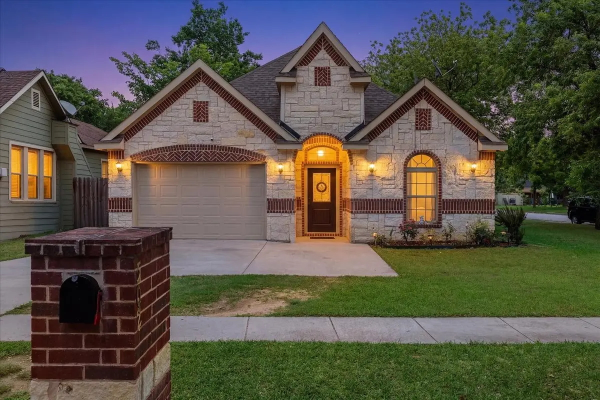 502 Ritchey Street, Gainesville, TX 76240 - #1