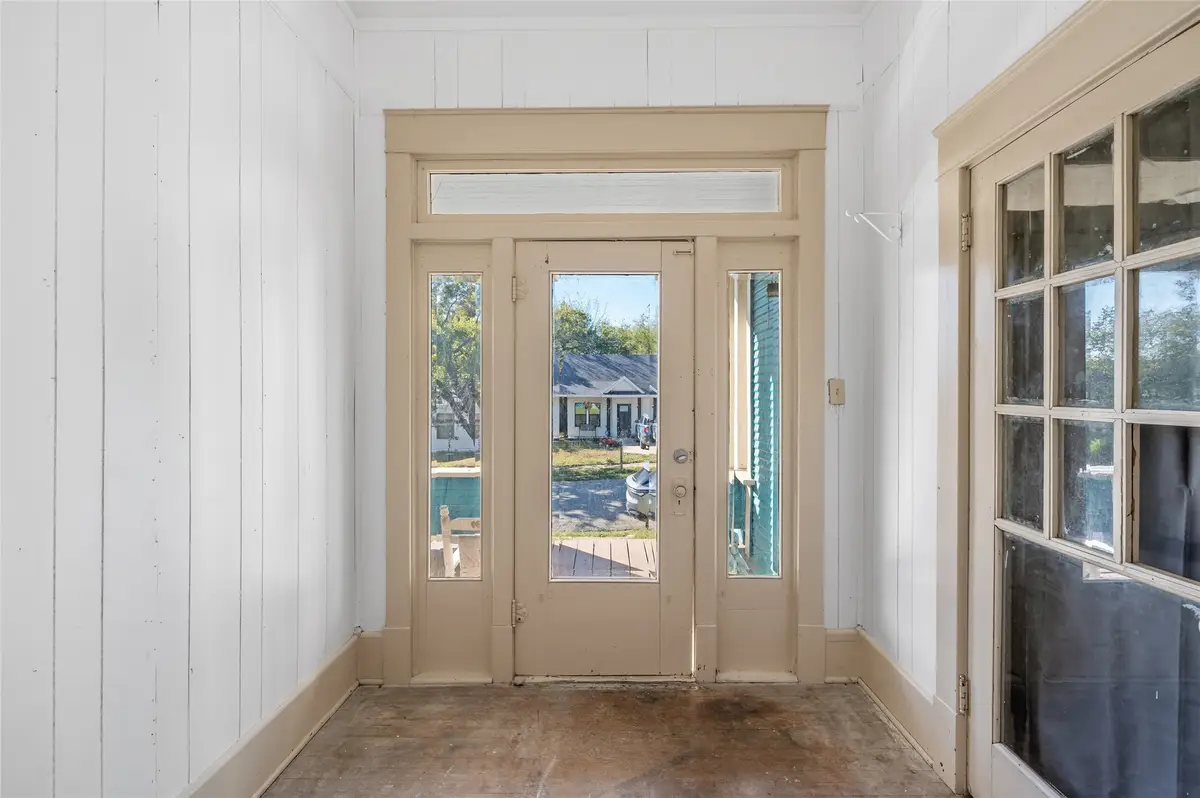 615 W Texas Street, Denison, TX 75020 - #1