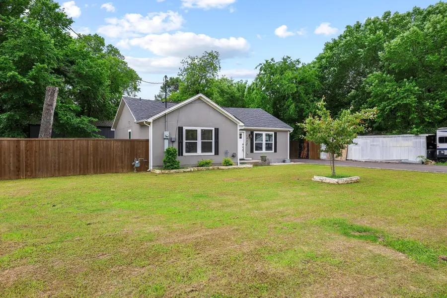 1020 W Ford Street, Denison, TX 75020 - #2