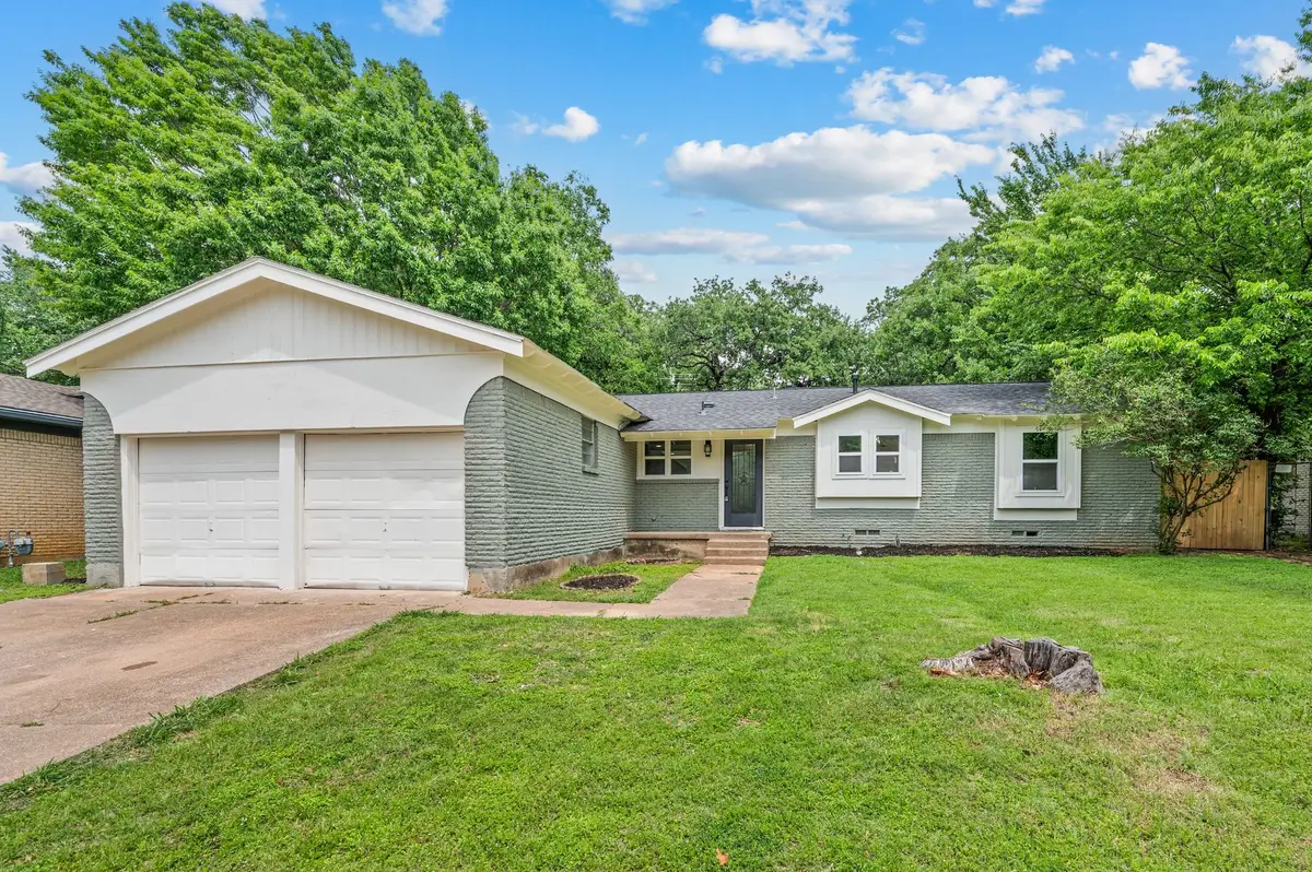 1307 Ravenwood Drive, Arlington, TX 76013 - #1