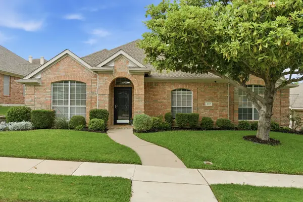 437 Crestview Point Drive, Lewisville, TX 75067