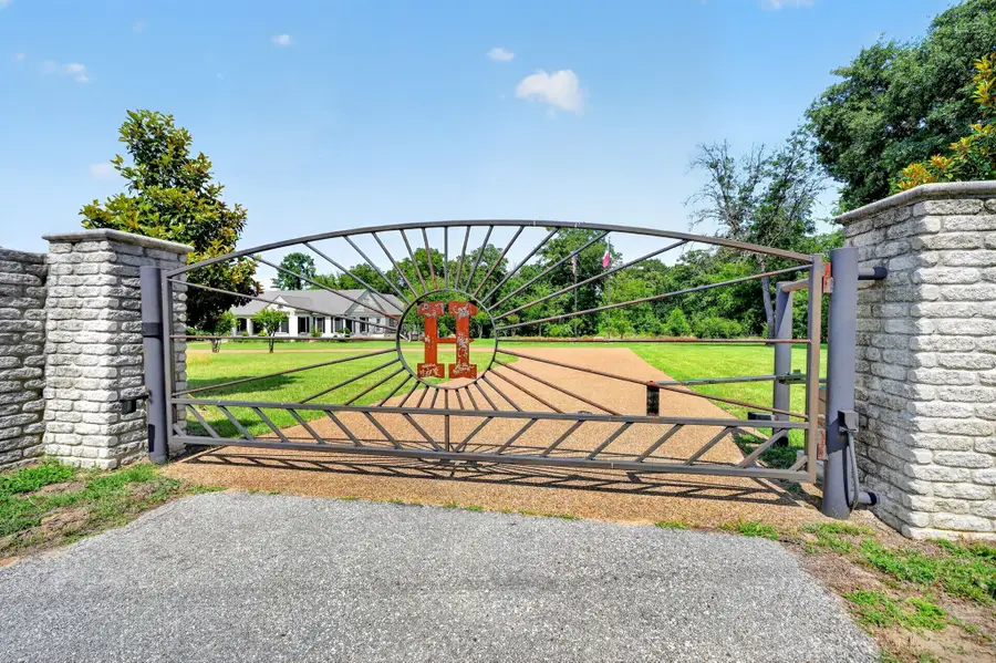 1901 Rose Point, Athens, TX 75752 - #3