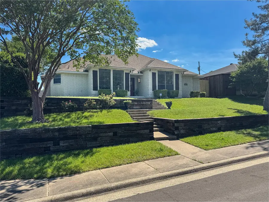 418 Whispering Hills Drive, Duncanville, TX 75137 - #2