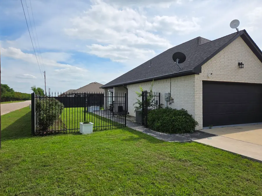430 Alexander Street, Hillsboro, TX 76645 - #2