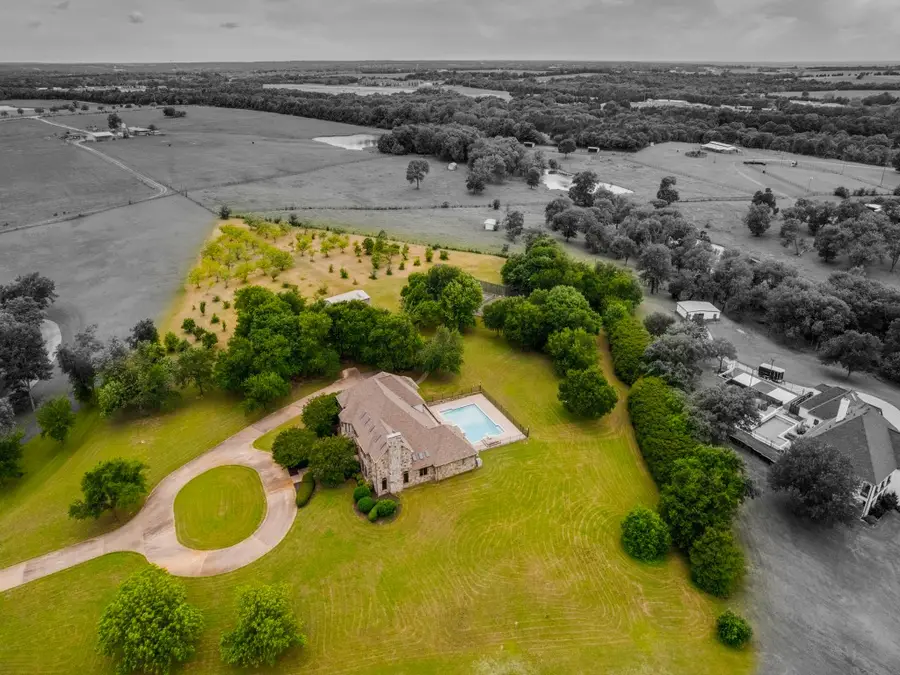 362 Woodland Hills Drive, Sherman, TX 75092 - #2