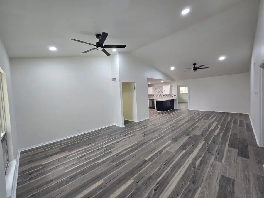 614 W Grenoble Drive, Grand Prairie, TX 75052 - #2