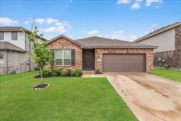 2856 Fox Trail Lane, Fort Worth, TX 76108