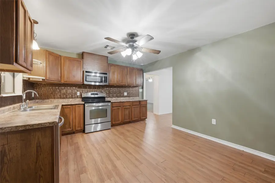 303 N Milam Street, Rogers, TX 76569 - #2