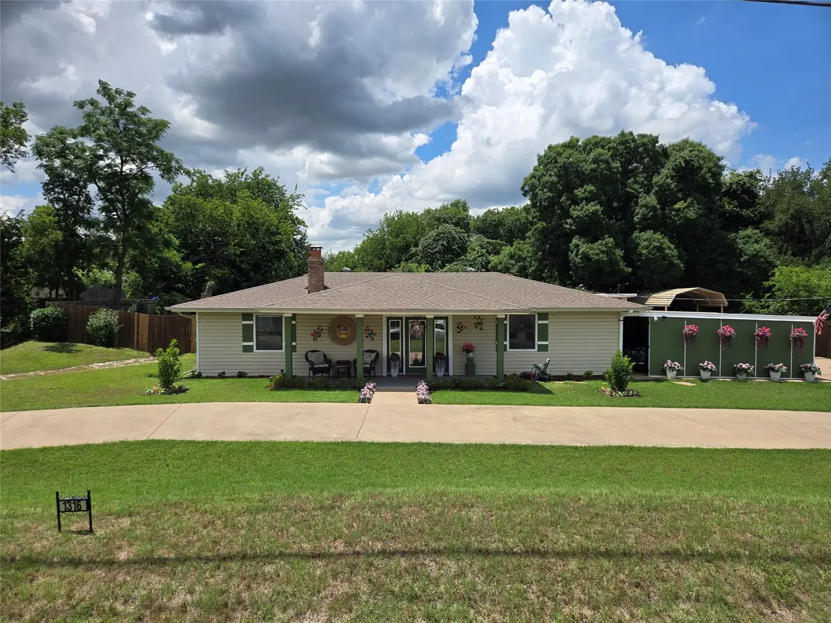 1316 E Apache Trail, Granbury, TX 76048 - #1