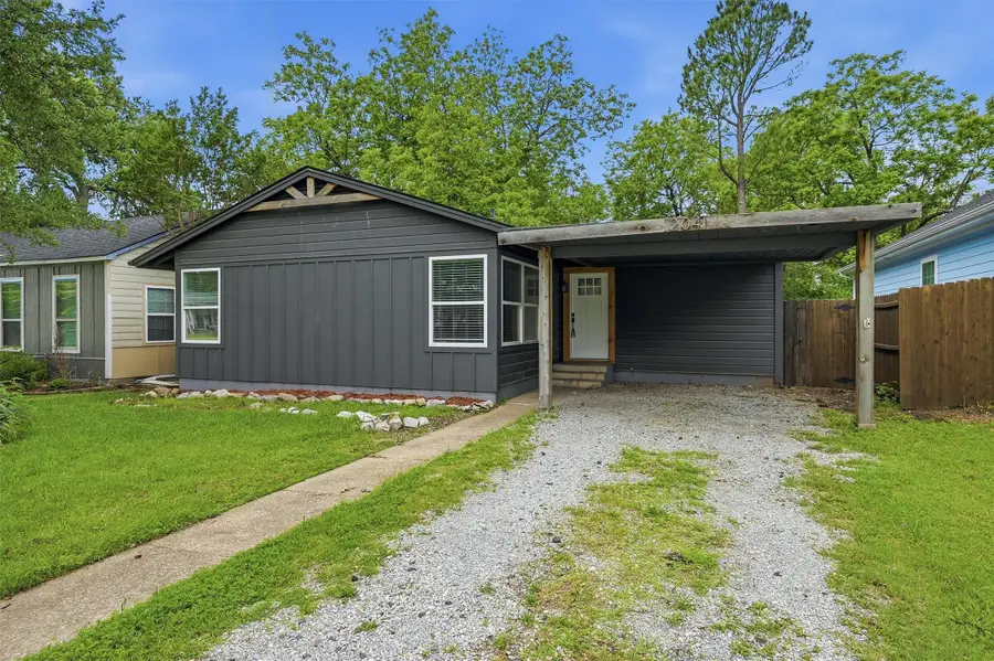 204 N Holly Avenue, Sherman, TX 75092 - #2