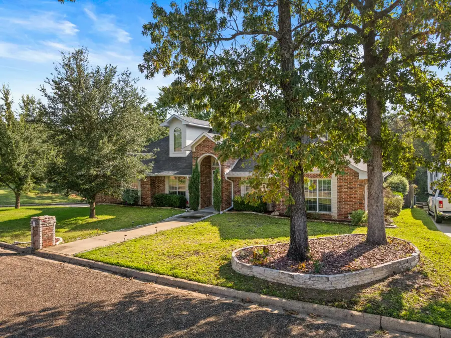 2301 S Williams Avenue, Mount Pleasant, TX 75455 - #3