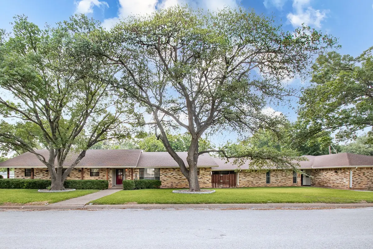 1401/1403 S Pine Street, Brady, TX 76825 - #1