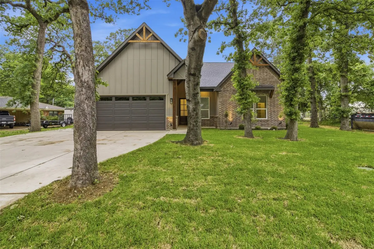 713 Club Oak Drive, River Oaks, TX 76114 - #1