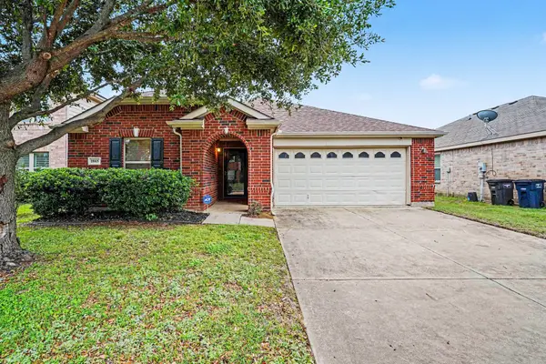 1865 Lynnwood Hills Drive, Fort Worth, TX 76112