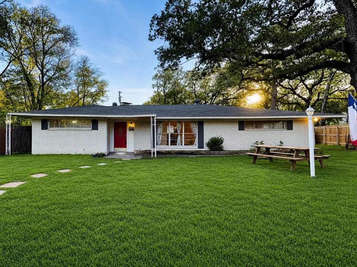 311 Lincolnshire Court, Irving, TX 75061 - #1
