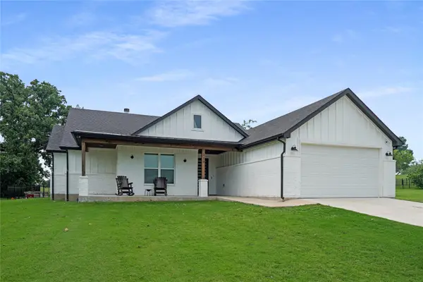 230 Driftwood Court, Runaway Bay, TX 76426