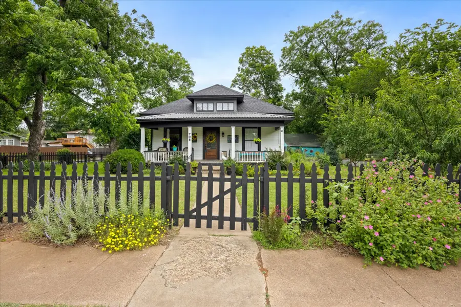 708 N Anglin Street, Cleburne, TX 76031 - #3