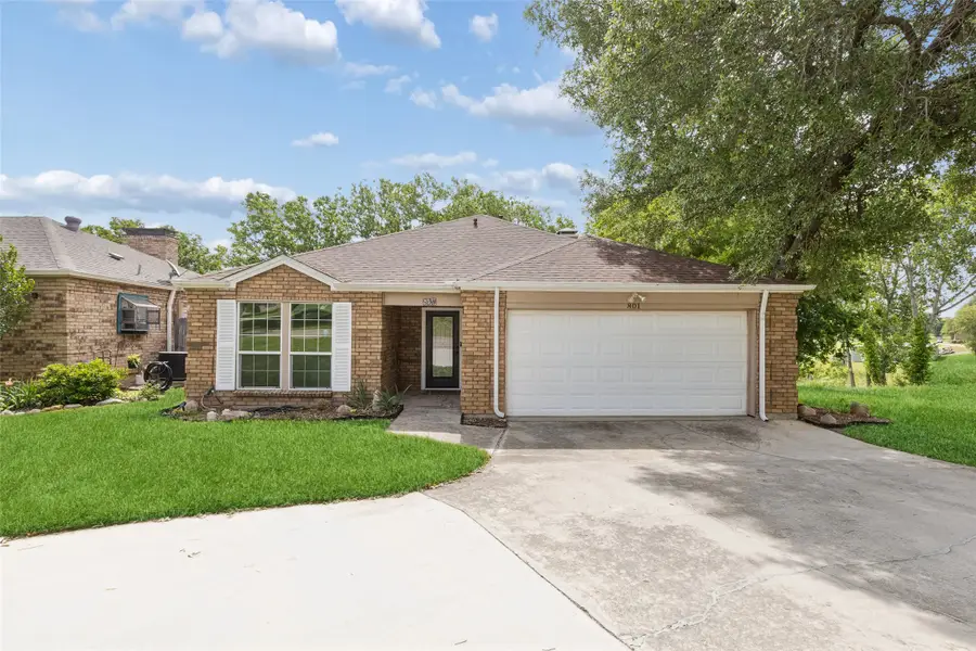 801 Country Club Place, Grand Prairie, TX 75052 - #2