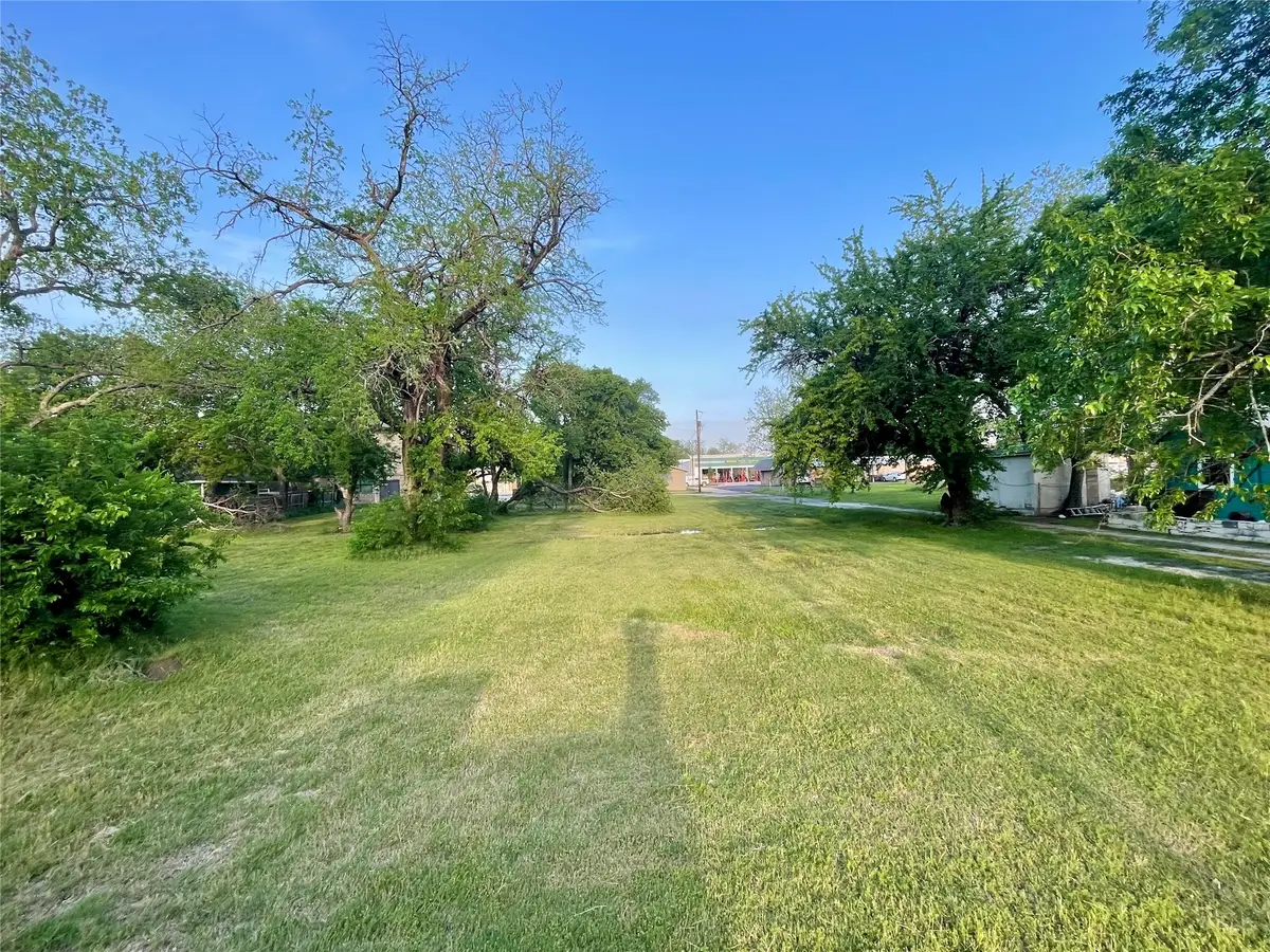 314 N Morris Street, Gainesville, TX 76240 - #1