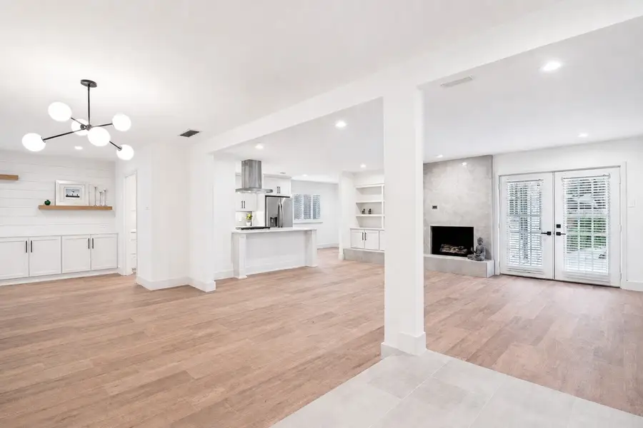 3817 Crestpark Drive, Farmers Branch, TX 75244 - #3