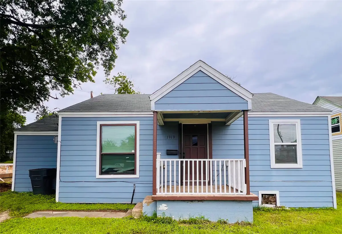 1919 E Ledbetter Drive, Dallas, TX 75216 - #1