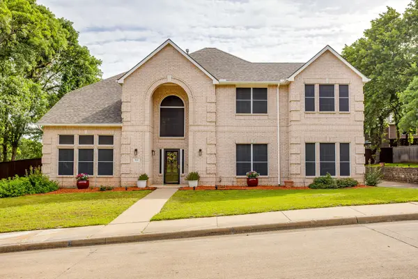 801 Timberwolf Court, Crowley, TX 76036