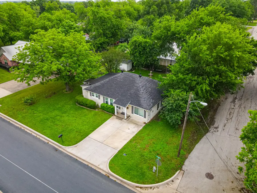 407 W 4th Street, Kaufman, TX 75142 - #3