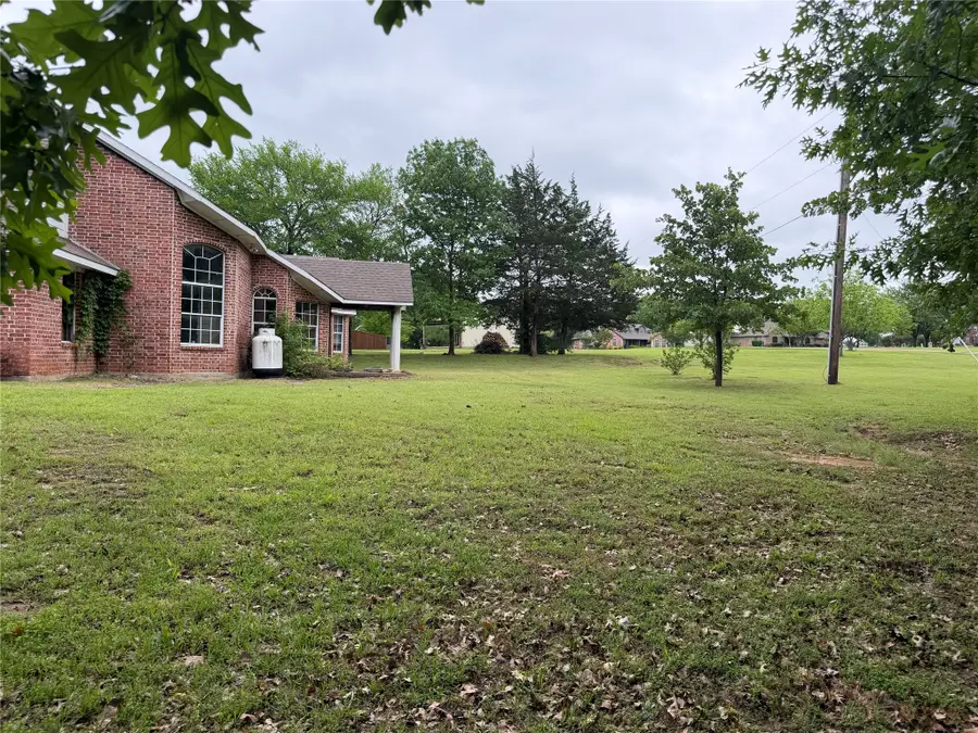 4855 Woodlawn Road, Sherman, TX 75090 - #3