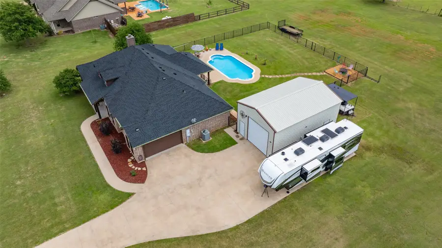 11210 Lakecrest Drive, Sanger, TX 76266 - #2