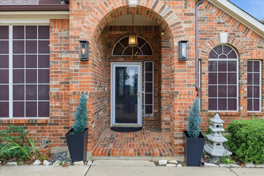 520 E Sandra Lane, Grand Prairie, TX 75052 - #3
