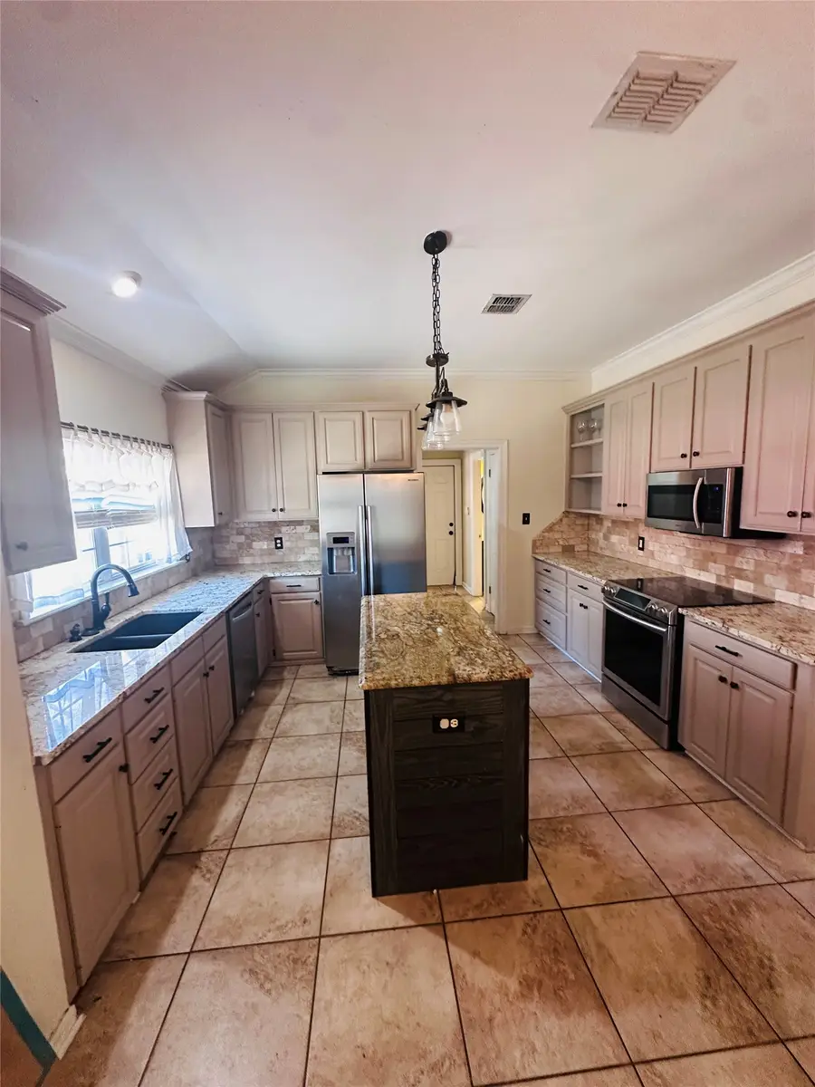 1425 Magnolia Rdg., Bossier City, LA 71112 - #2