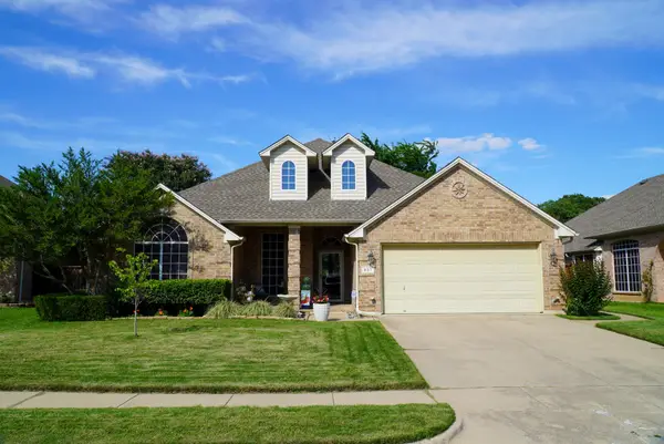 837 Huebner Way, Burleson, TX 76028
