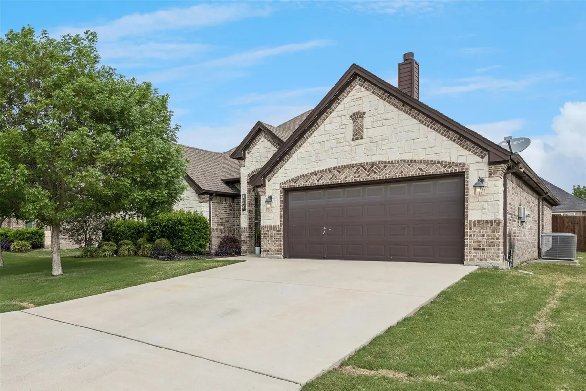 124 Camouflage Circle, Willow Park, TX 76008 - #1