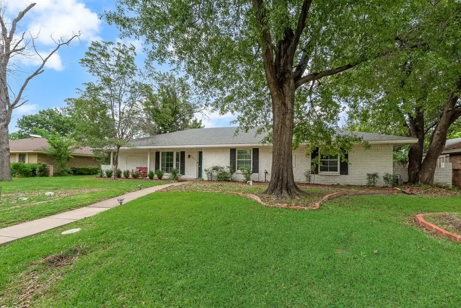 1906 Surrey Circle, Grand Prairie, TX 75050 - #3