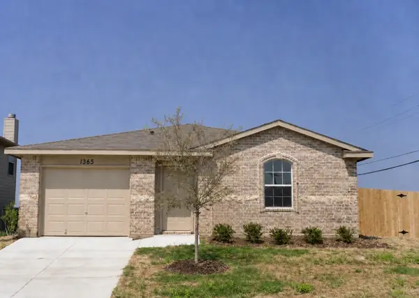 1365 Falcon Drive, Grand Prairie, TX 75051