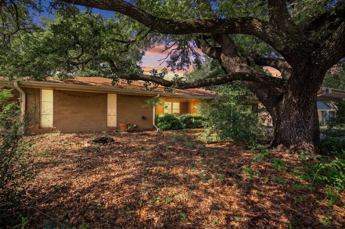 104 Forest Lane, Hillsboro, TX 76645 - #1