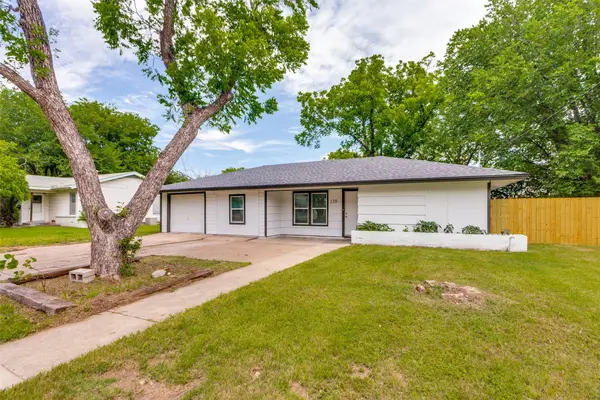 128 NW Lorna Street, Burleson, TX 76028