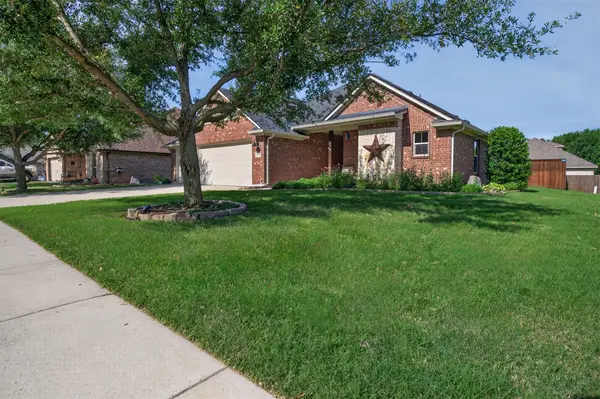3916 Palomino Drive, Benbrook, TX 76116