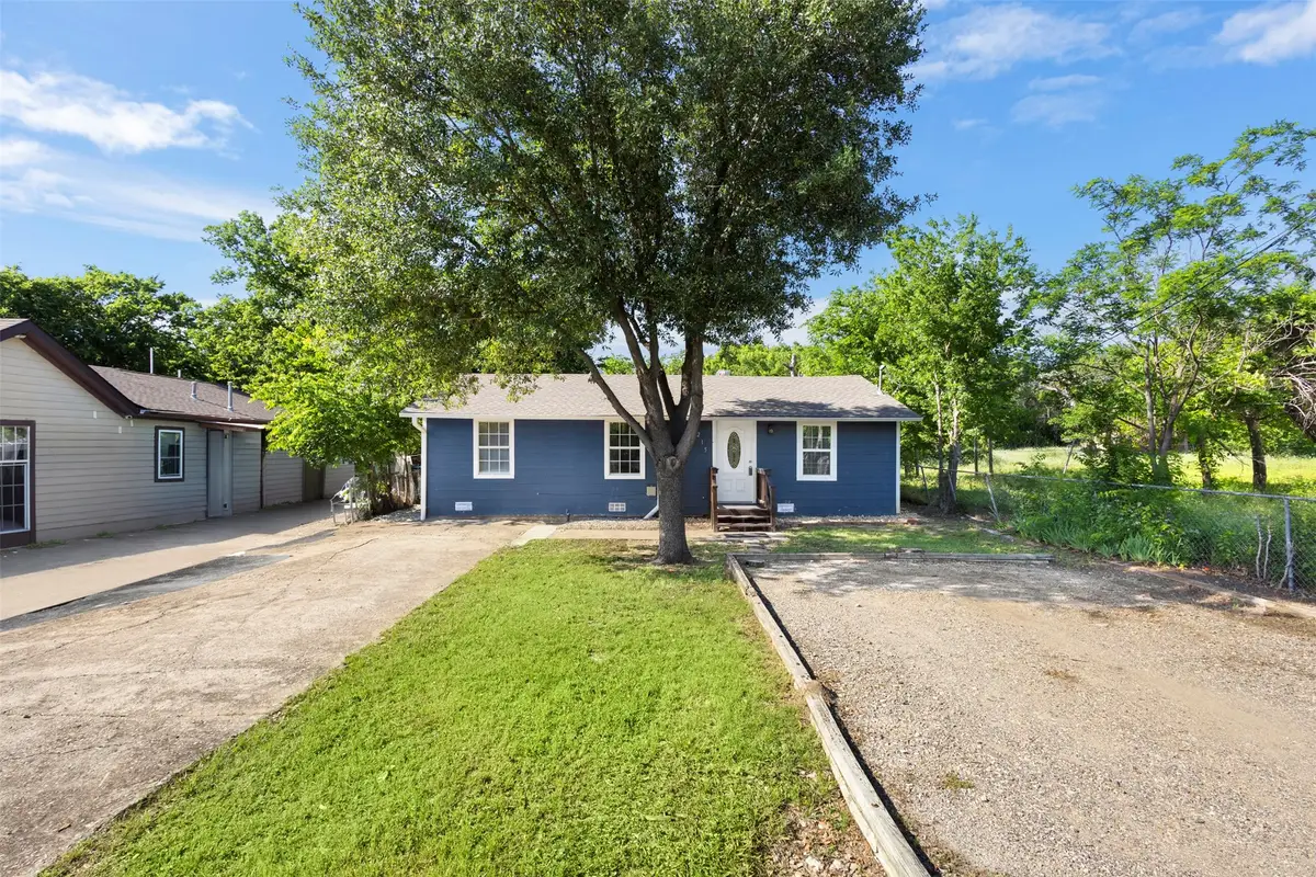 215 E 3rd Street, Ellis, TX 75125 - #1