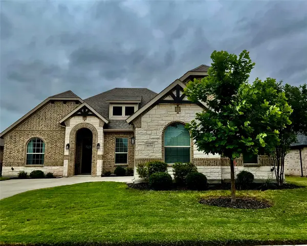 1034 Mickelson Drive, Granbury, TX 76048