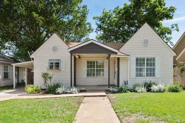 4521 Calmont Avenue, Fort Worth, TX 76107
