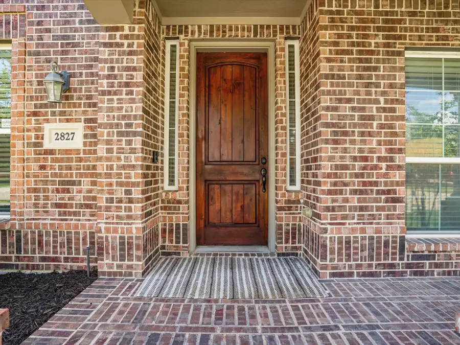 2827 Mariposa Drive, Grand Prairie, TX 75054 - #3