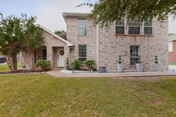 704 Shady Meadow Lane, Glenn Heights, TX 75154