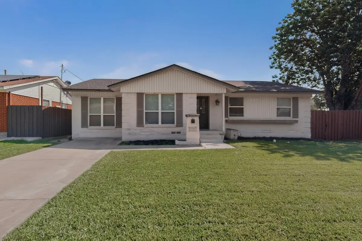 2302 Lagoon Drive, Mesquite, TX 75150 - #1