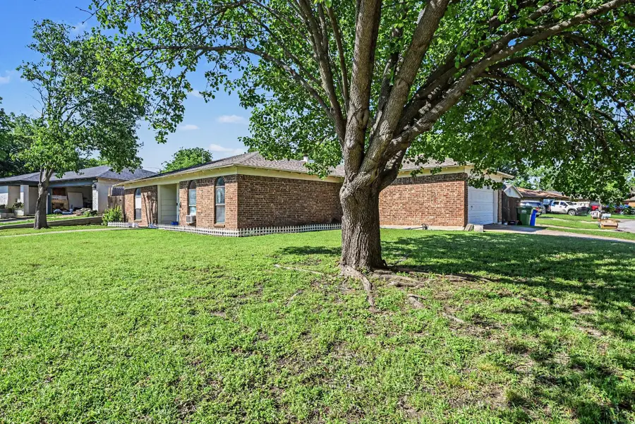 8553 James Court, White Settlement, TX 76108 - #3