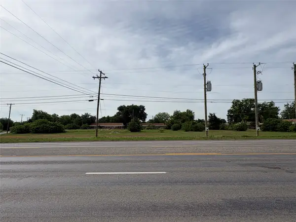 910 W Commerce Street, Brownwood, TX 76801