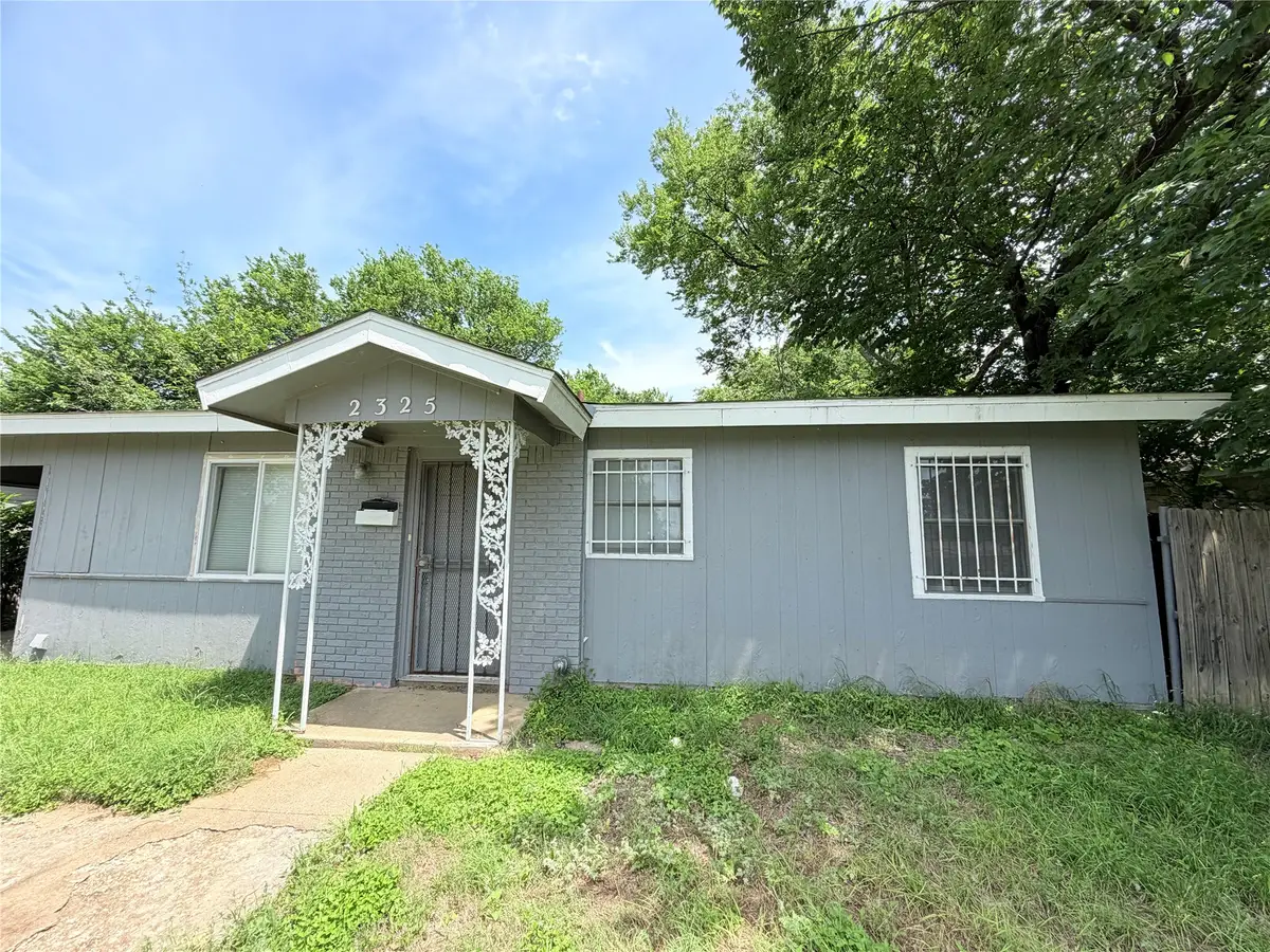 2325 Felder Lane, Fort Worth, TX 76112 - #1