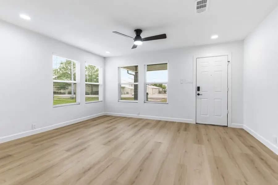 111 S 5th Street, Sanger, TX 76266 - #2