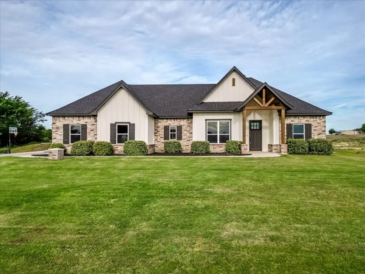 1040 Pioneer Crossing, Weatherford, TX 76088 - #1